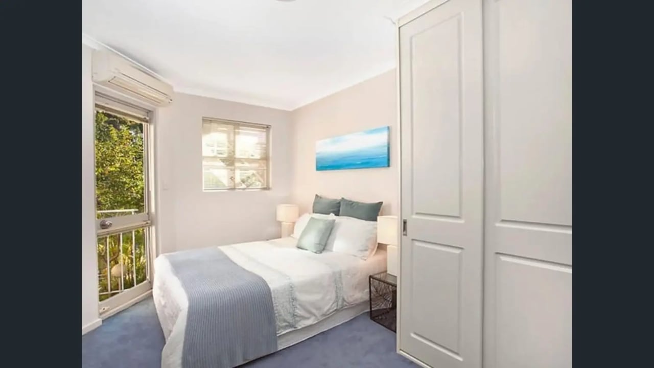 Furnished room in a share house