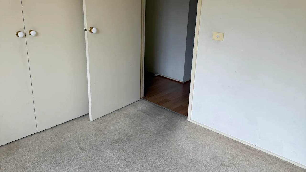 Unfurnished room in a flatshare