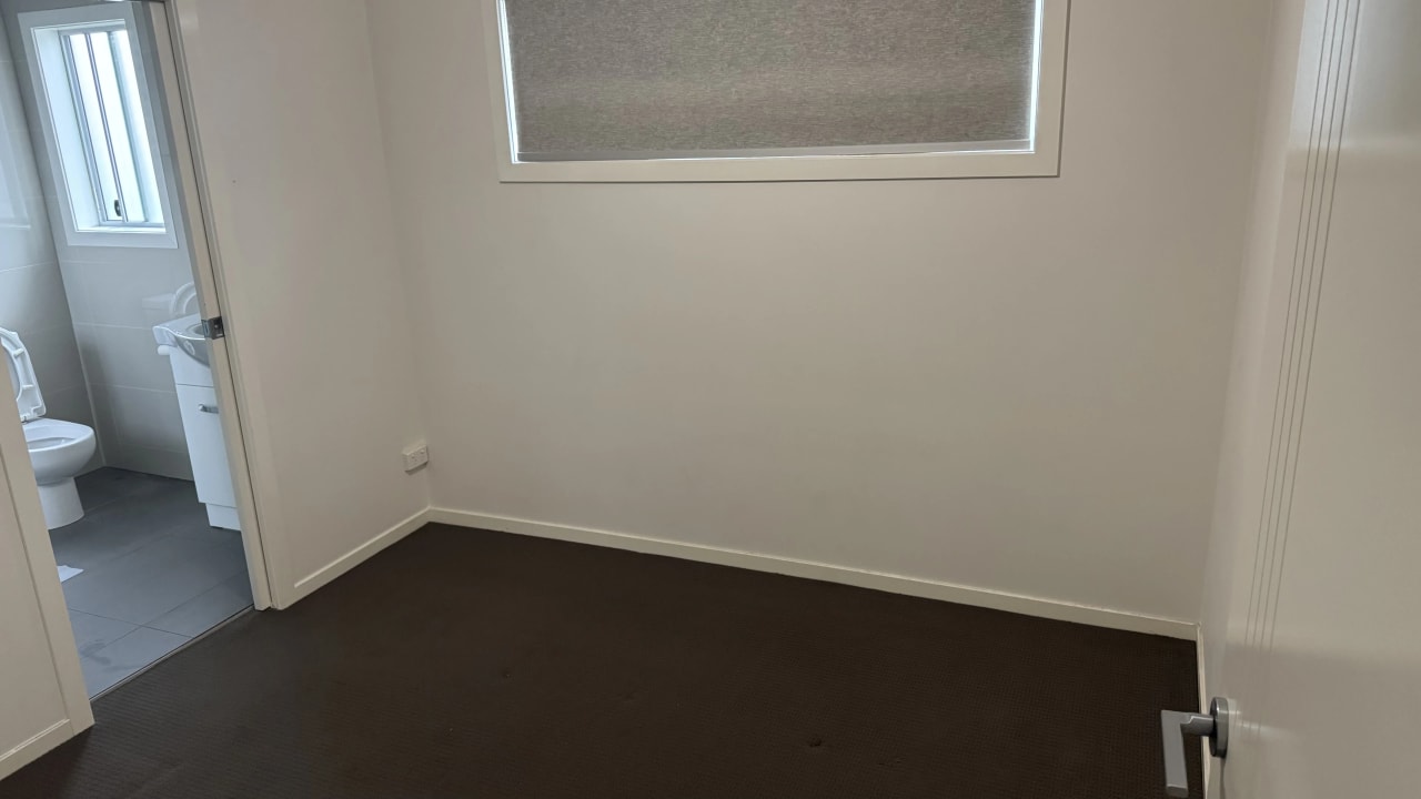 Unfurnished room with own bathroom