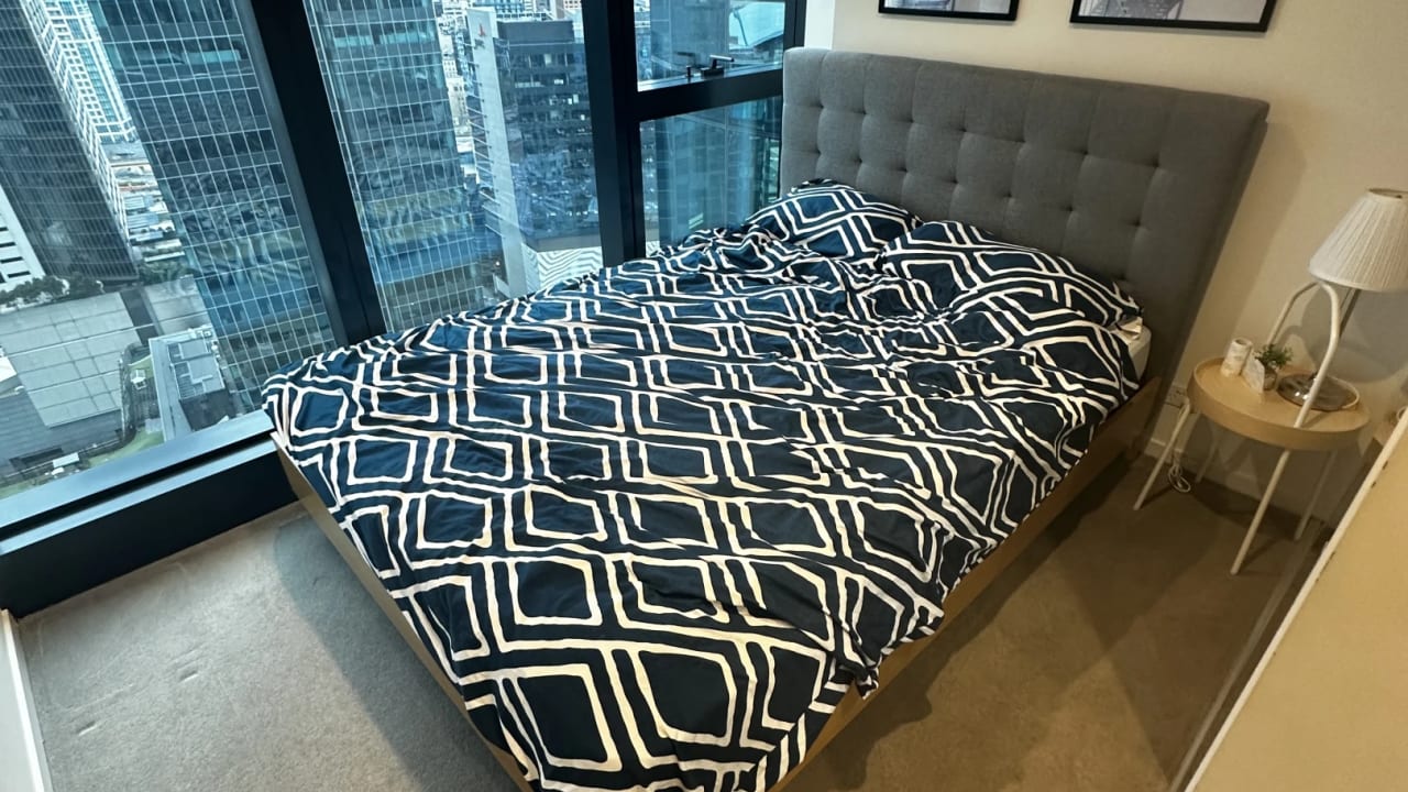 Furnished room with ensuite in a flatshare