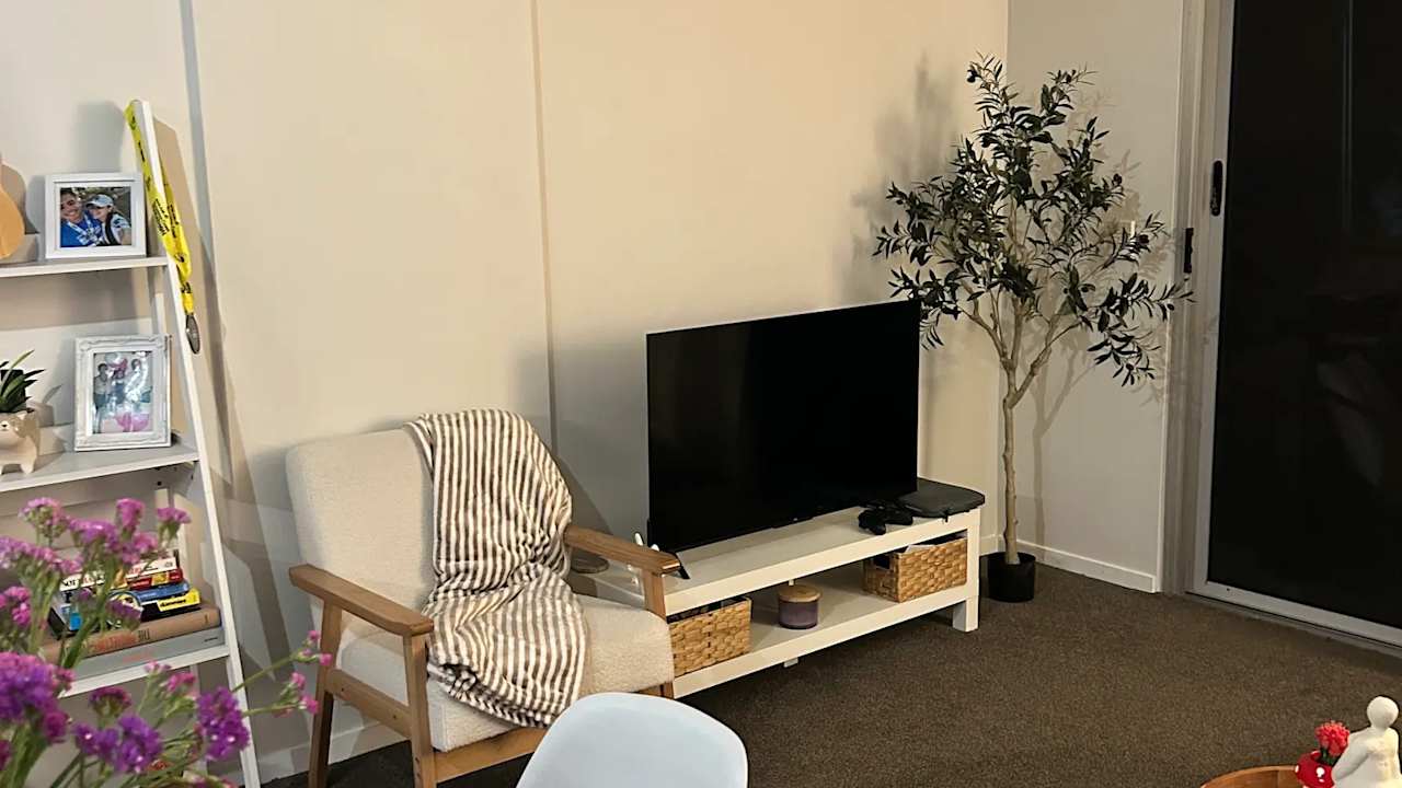 Furnished room with ensuite in a flatshare