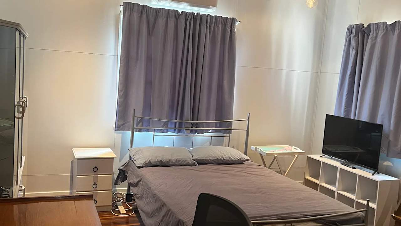 Room in a share house