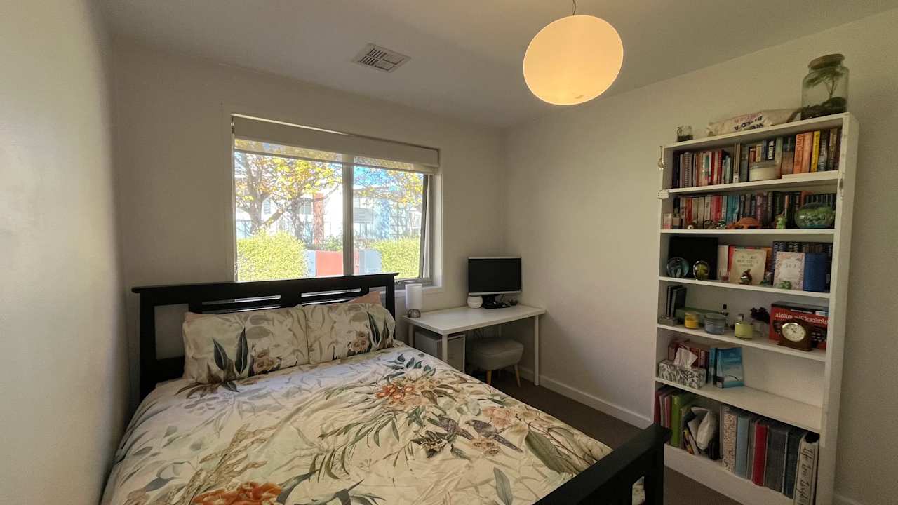 Unfurnished room in a share house