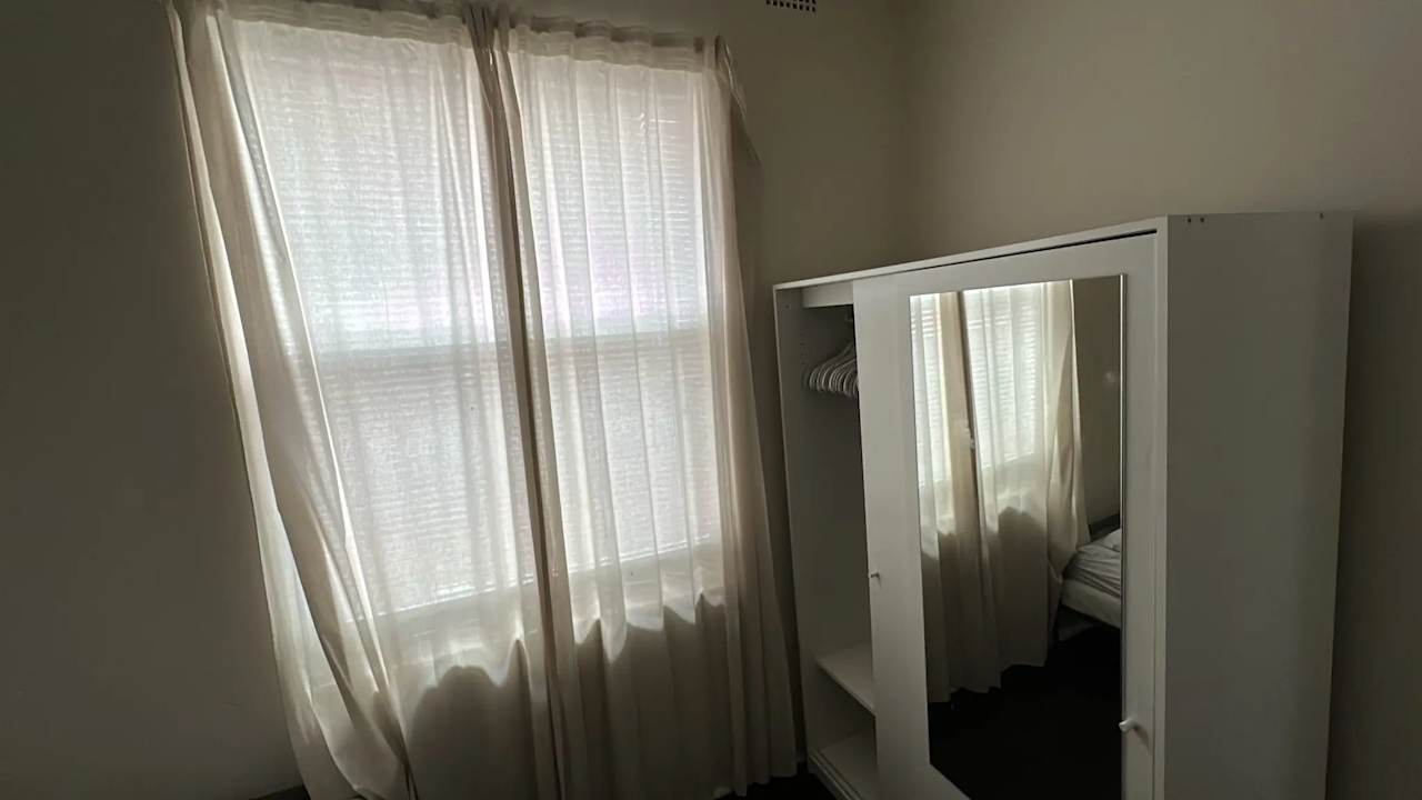 Furnished room in a flatshare