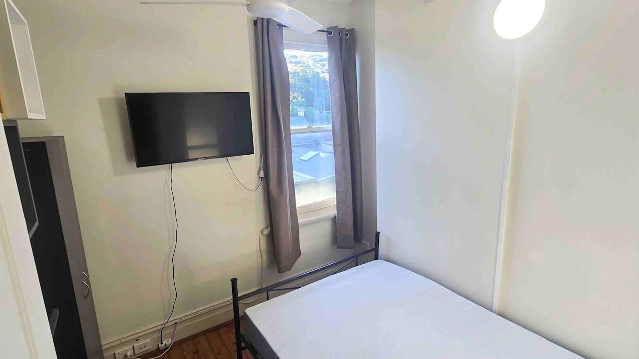 Furnished room in a share house