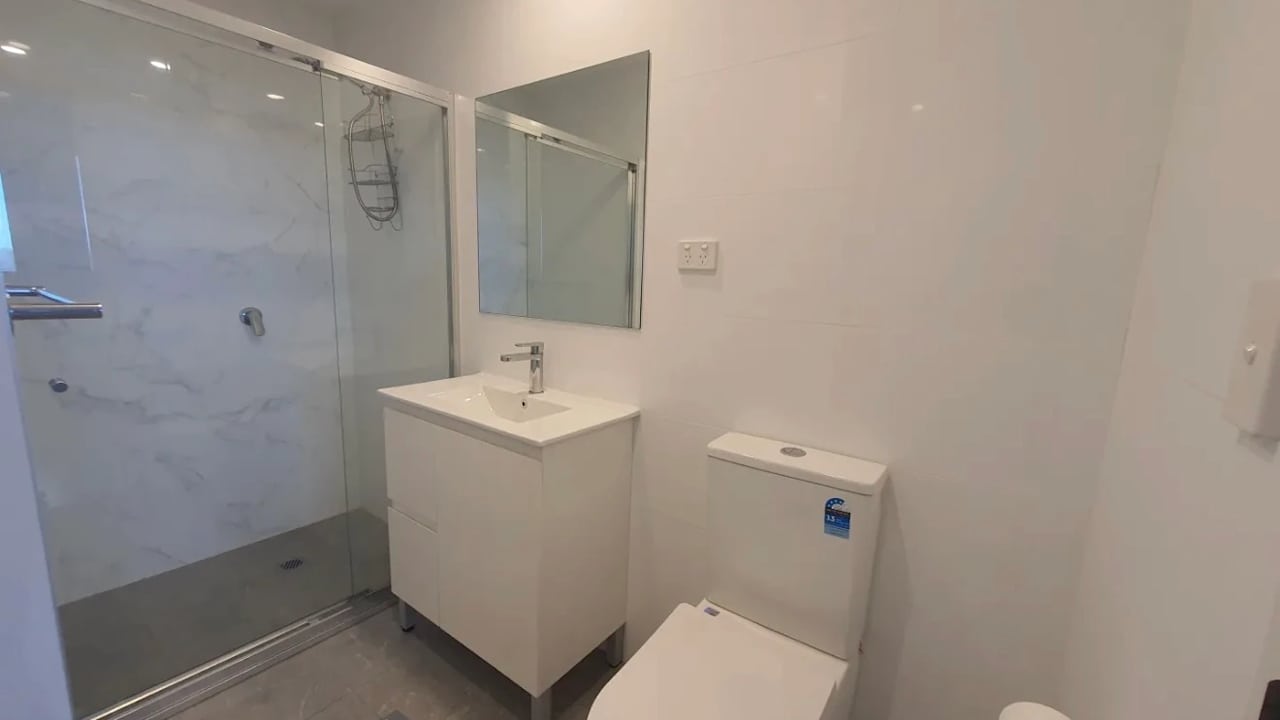 Furnished room with own bathroom