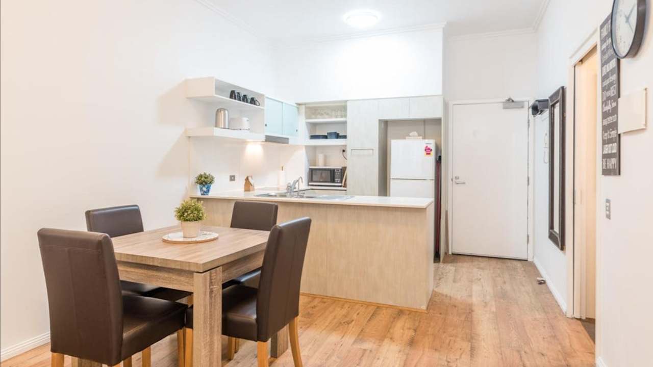 Furnished room with ensuite in a flatshare