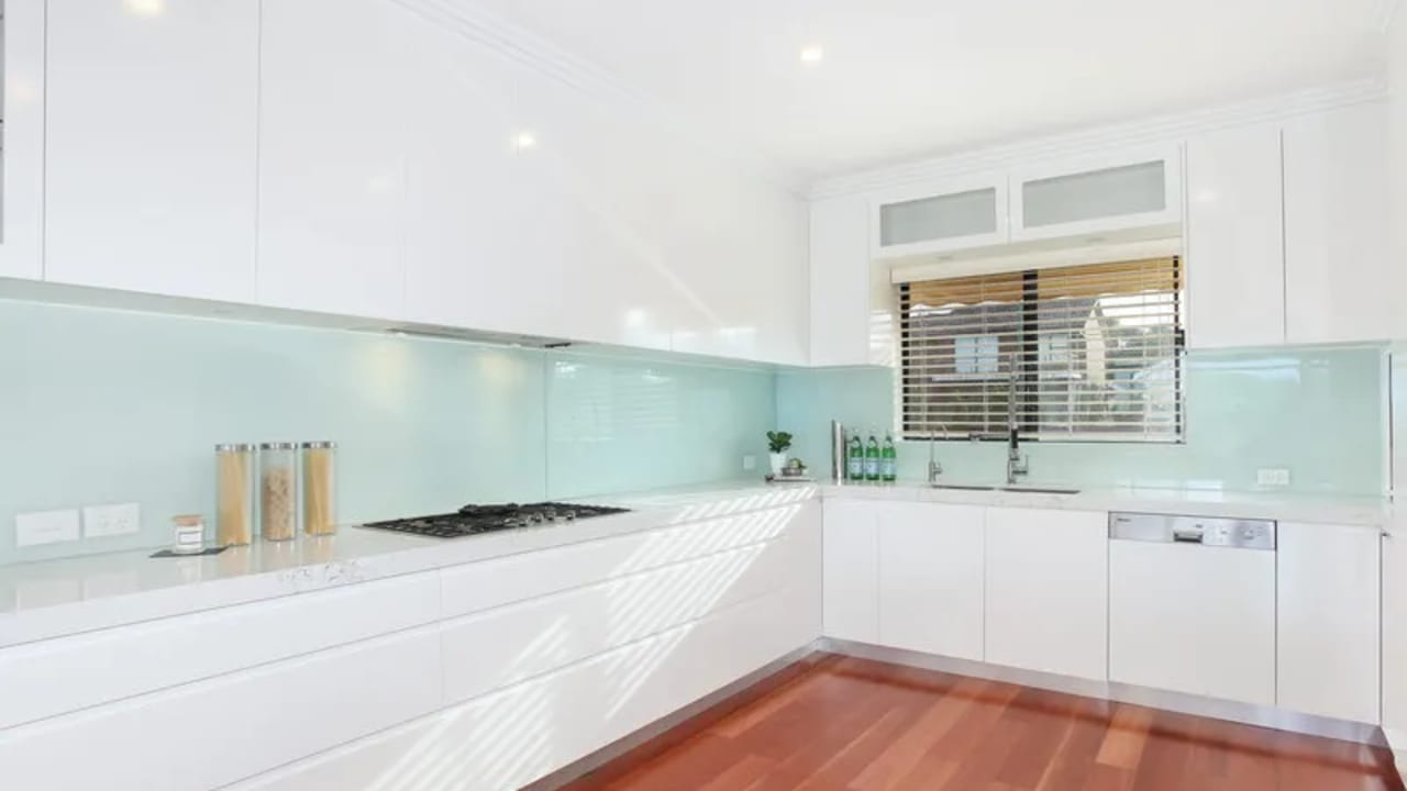 Whole property with 5 rooms for rent