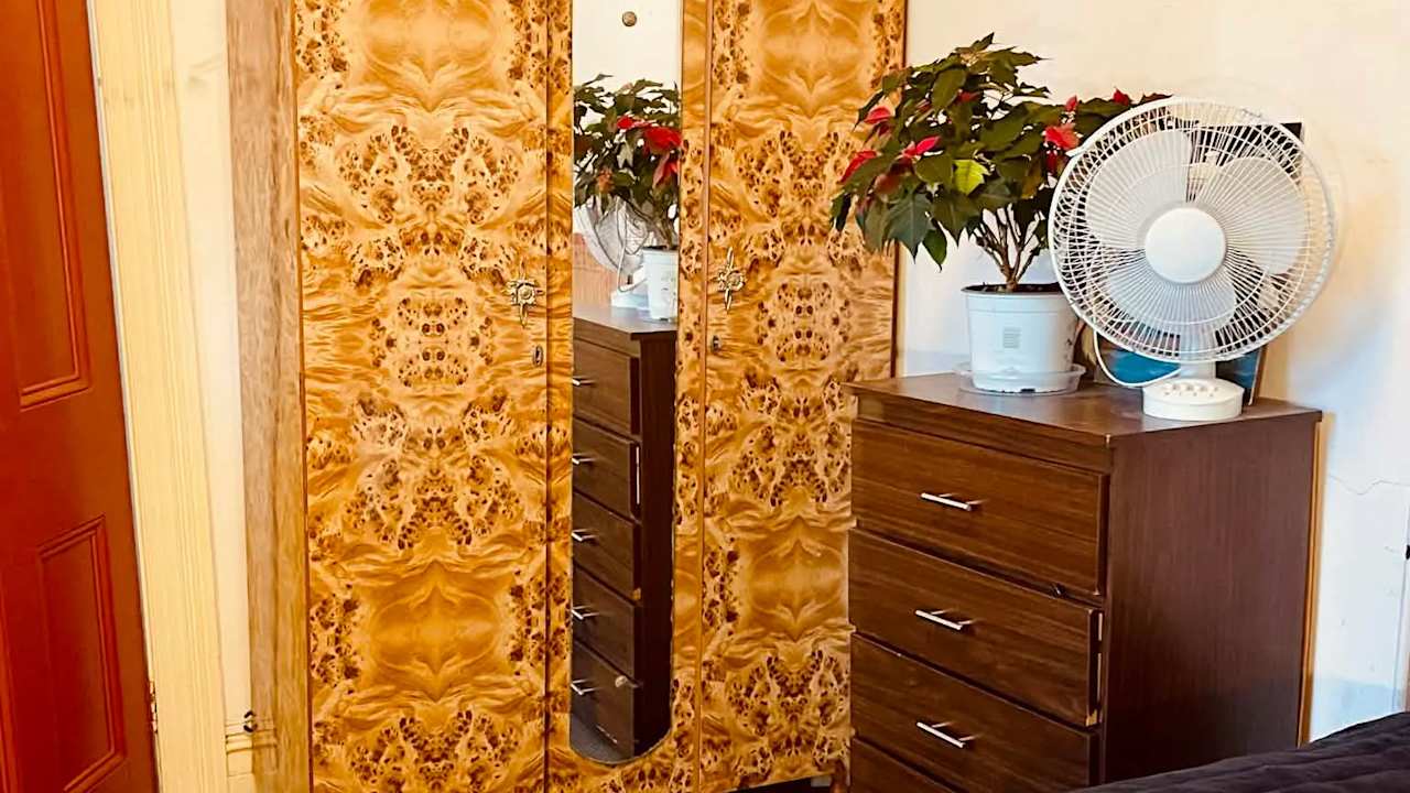 Furnished room in a share house