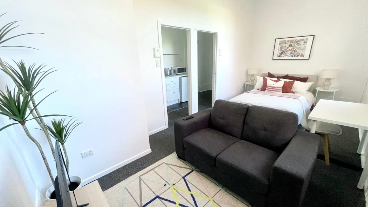 Room studio flat for rent