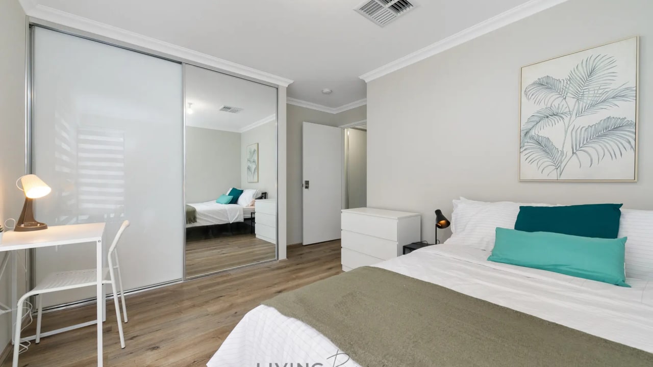 Furnished room in a share house