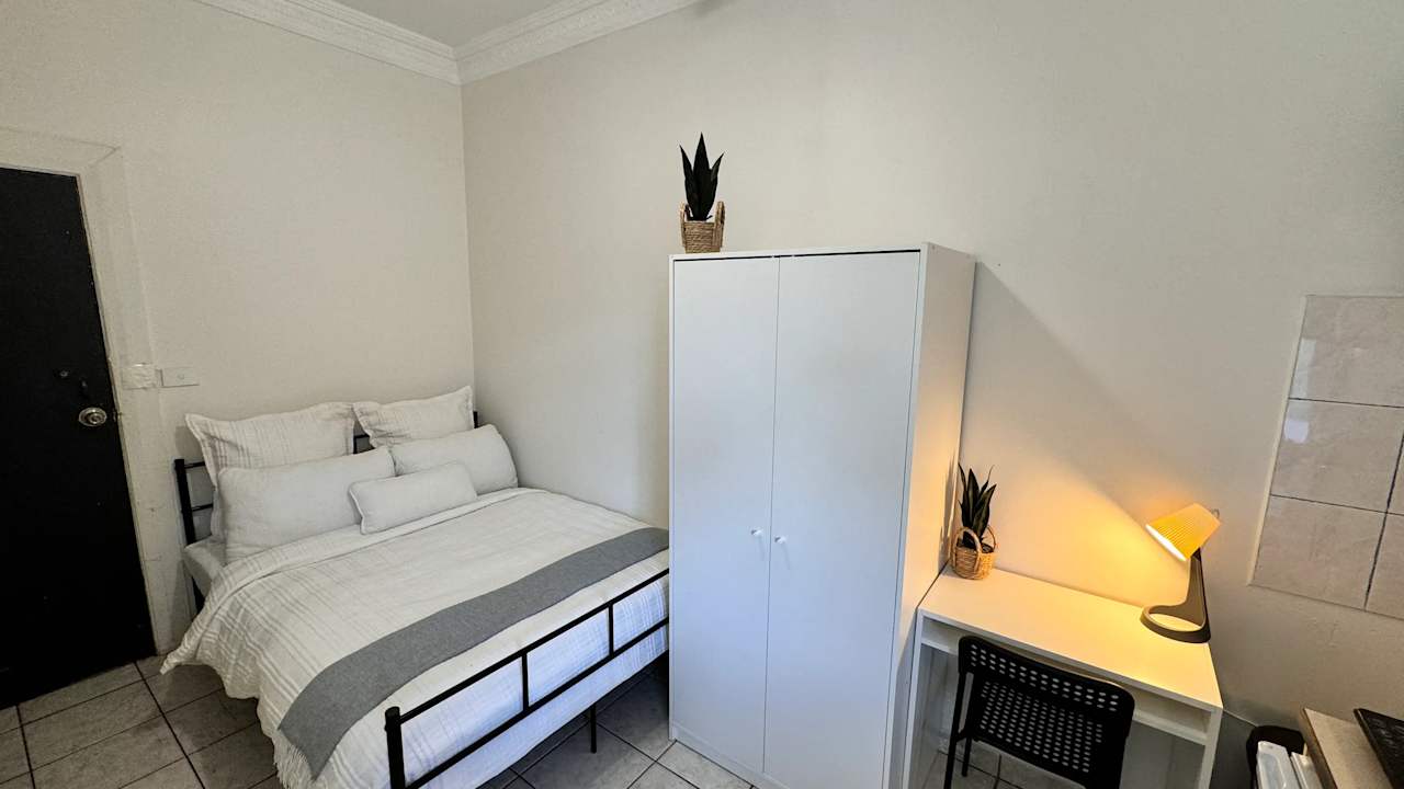 Furnished room studio flat for rent