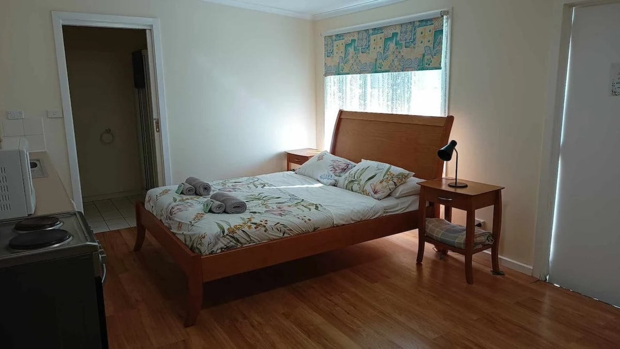 Furnished room granny flat for rent