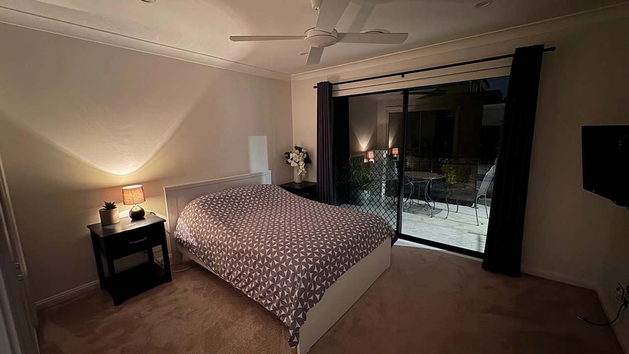 Furnished room in a share house
