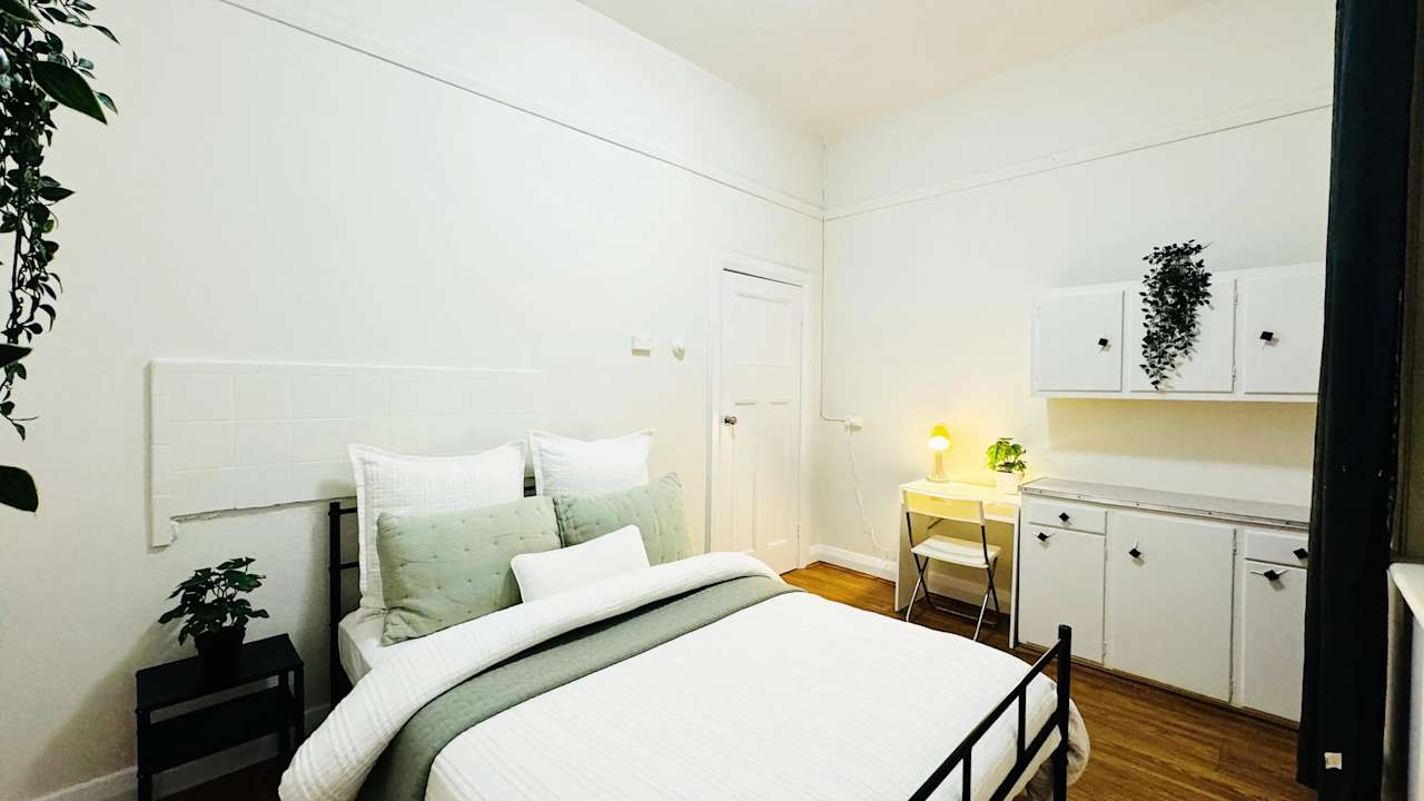 Furnished room in a share house