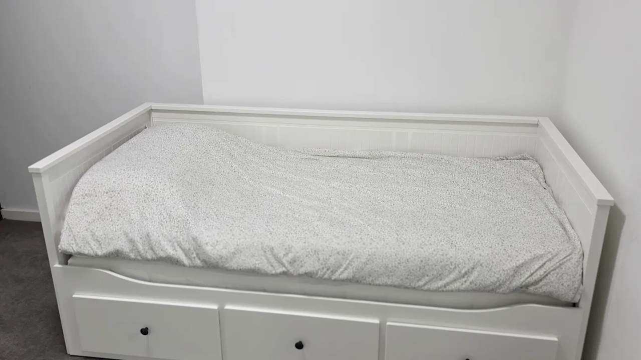 Furnished room with ensuite in a flatshare