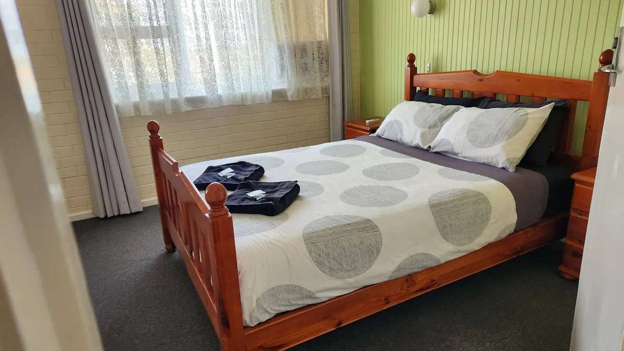 Whole property with 2 rooms for rent