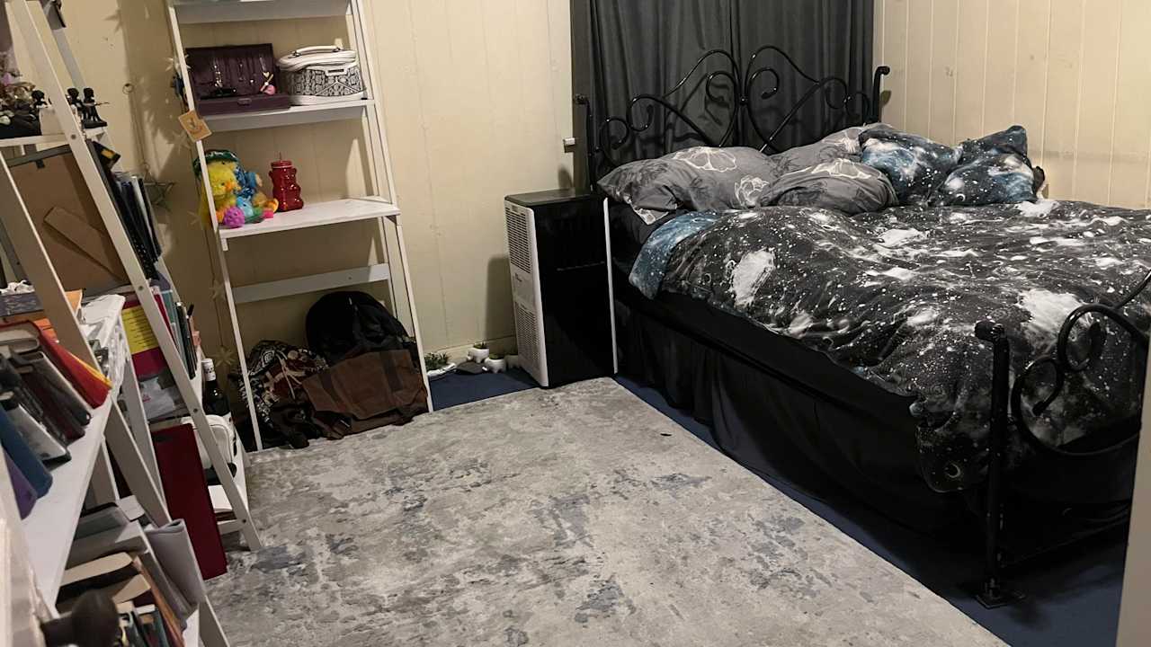 Unfurnished room in a share house