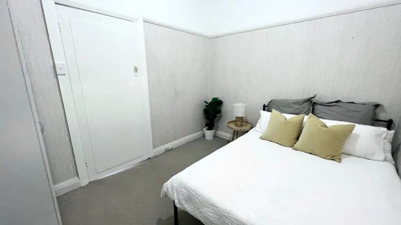 Room in a share house