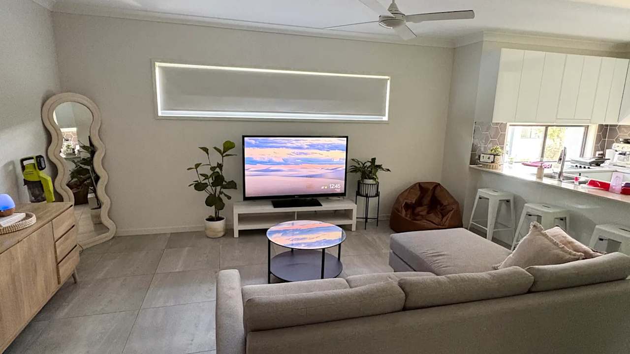 Unfurnished room in a flatshare