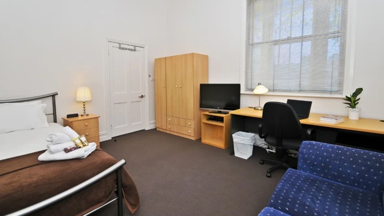 Furnished room in a share house