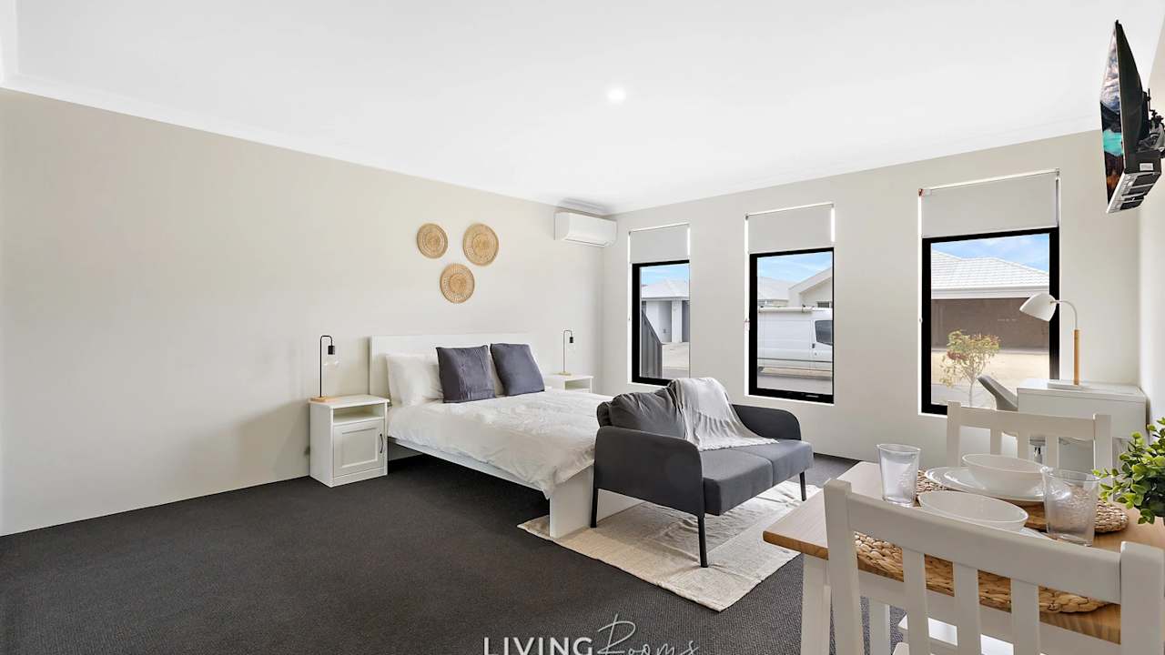 Furnished room with ensuite in a share house