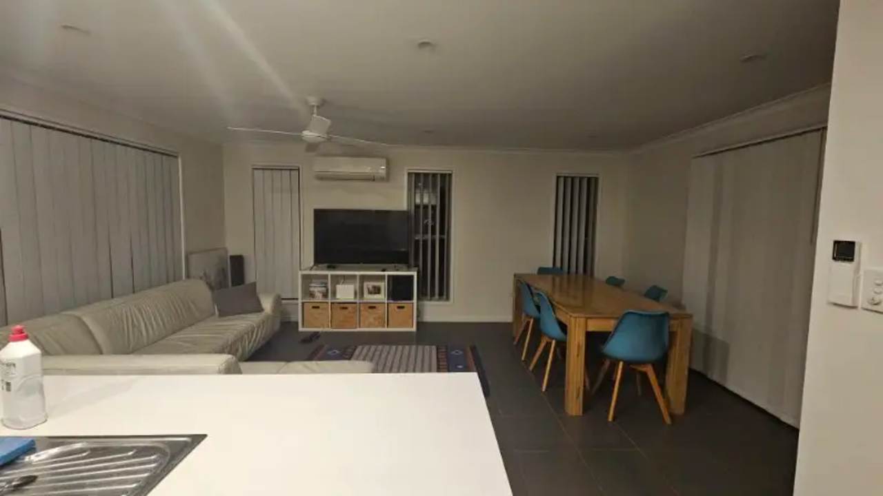 Room in a share house