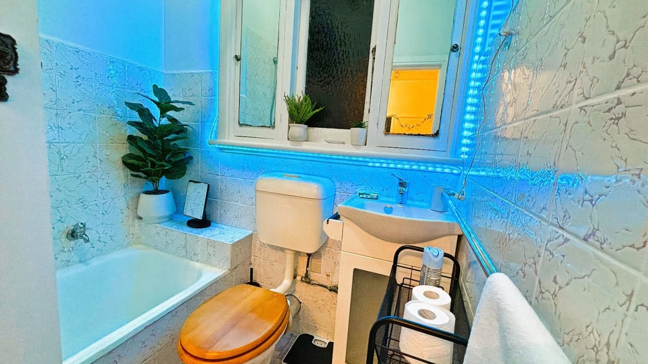 Furnished room in a share house