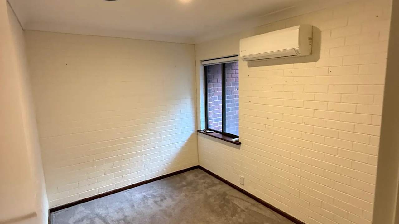 Room in a share house