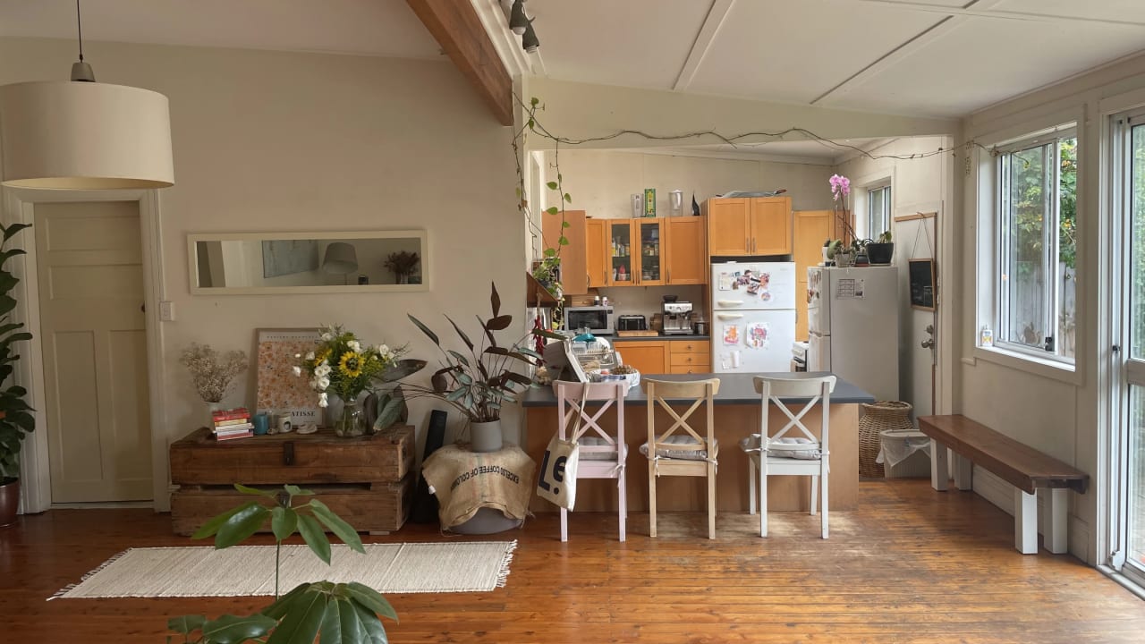 Room in a share house