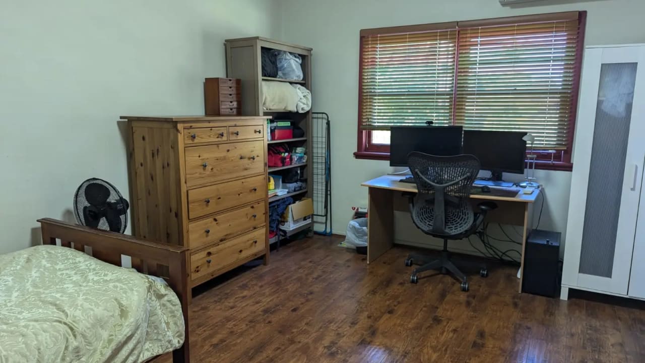 Furnished room in a share house