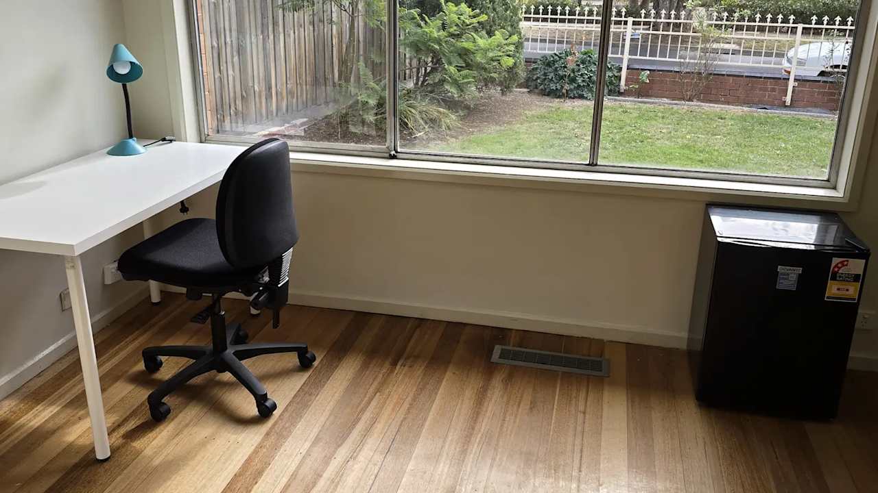Furnished room in a share house