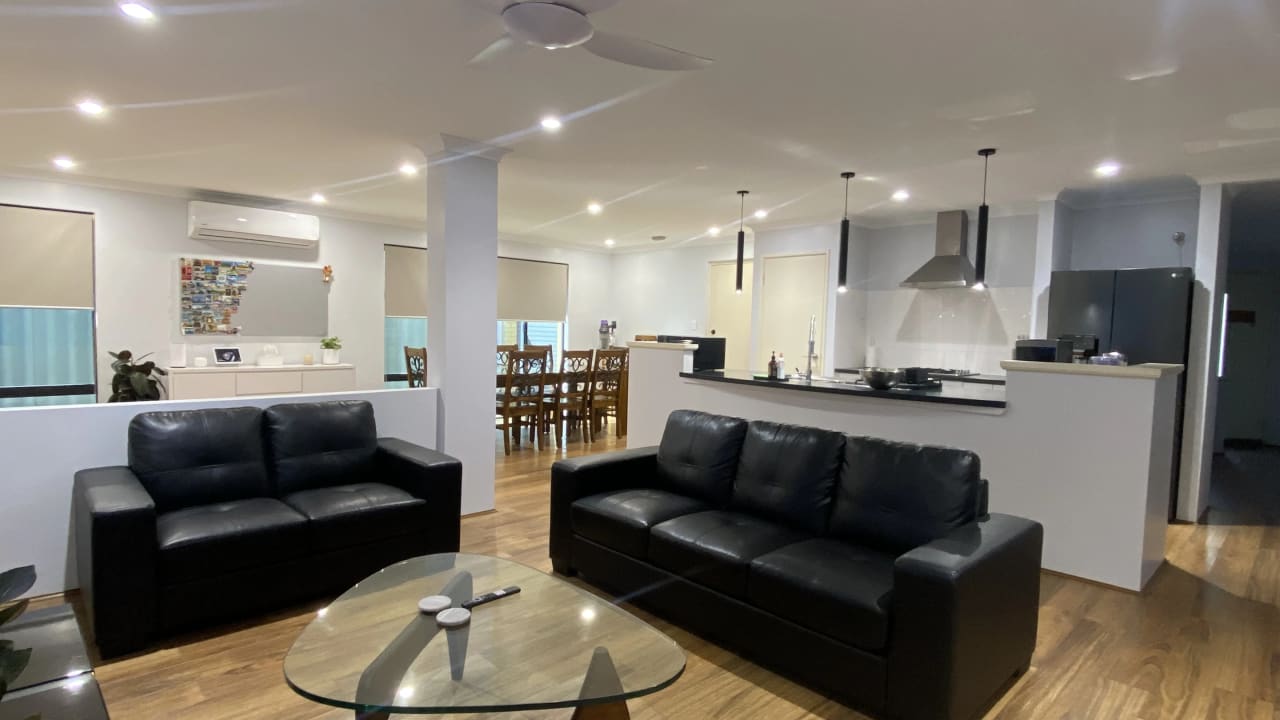 Room in a share house