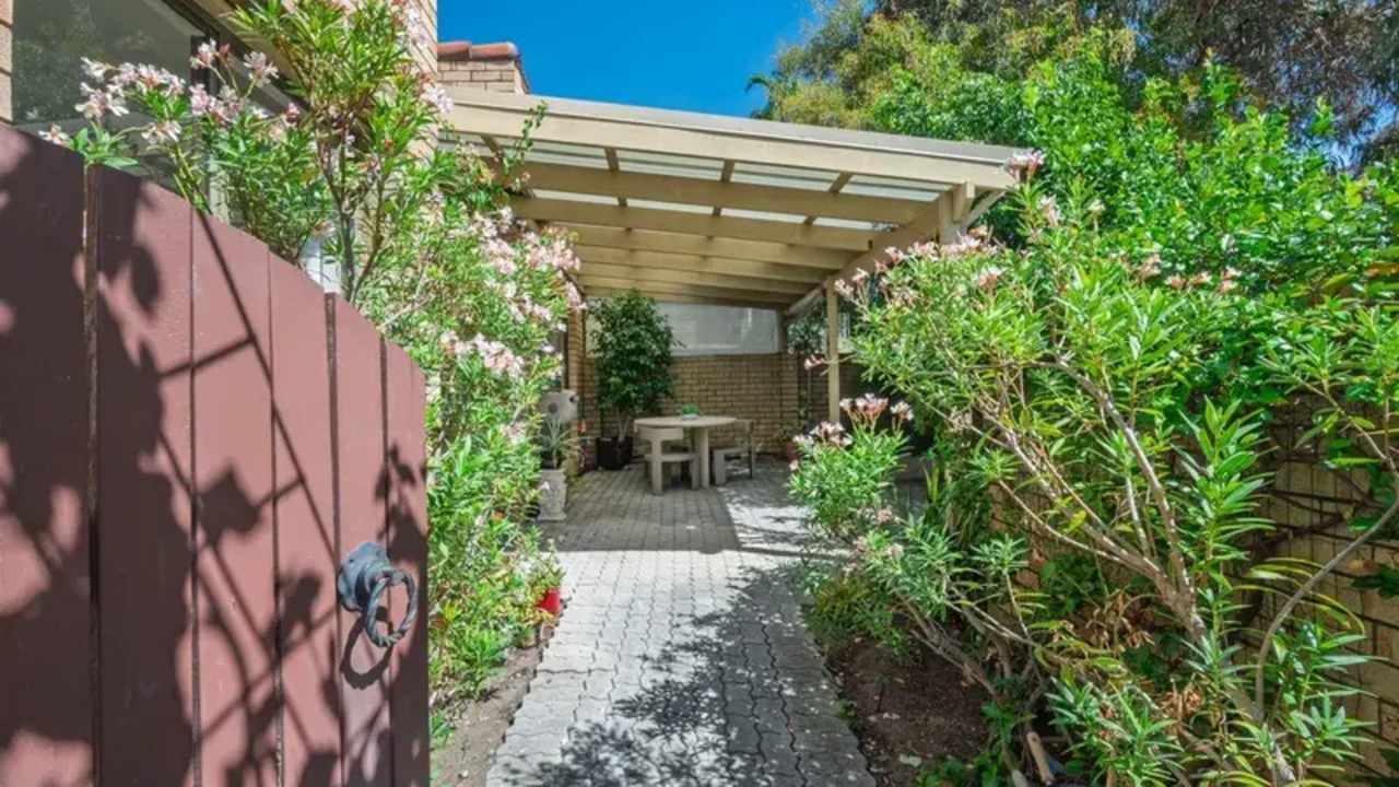 Room in a share house