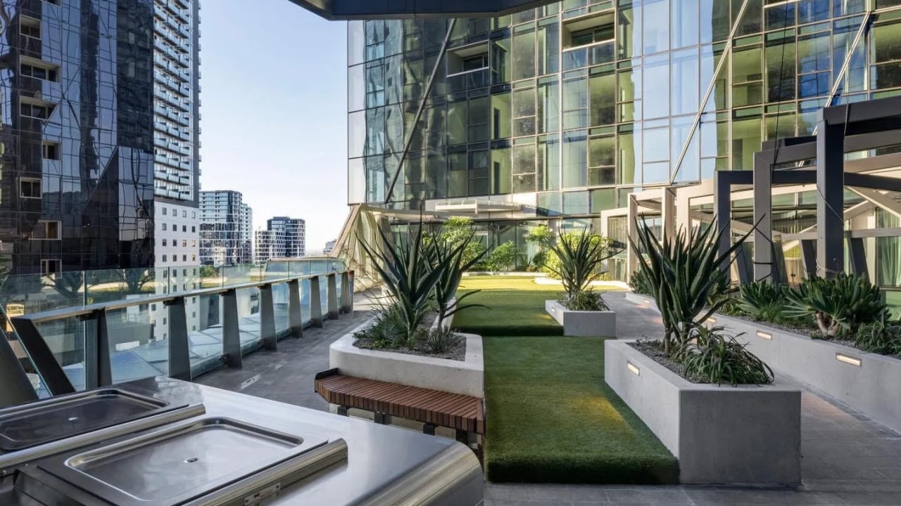 Furnished room in a flatshare