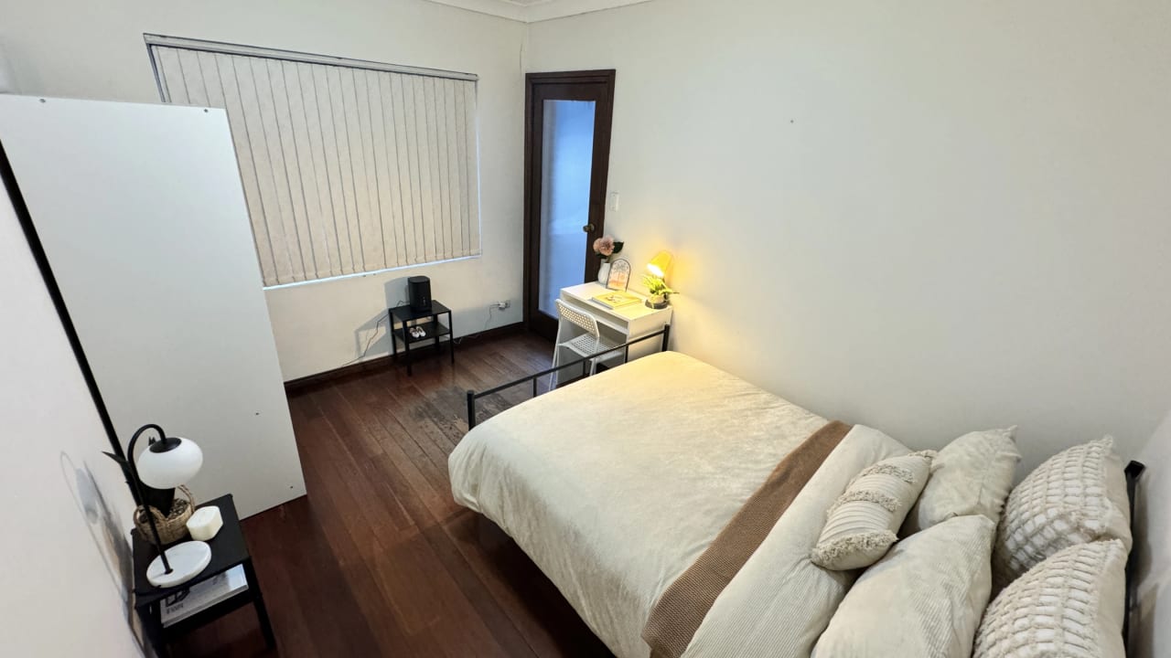 Furnished room in a share house