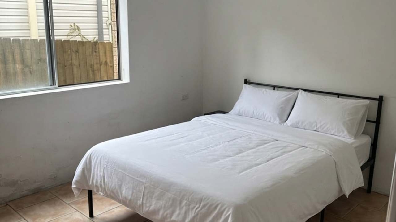 Furnished room in a share house