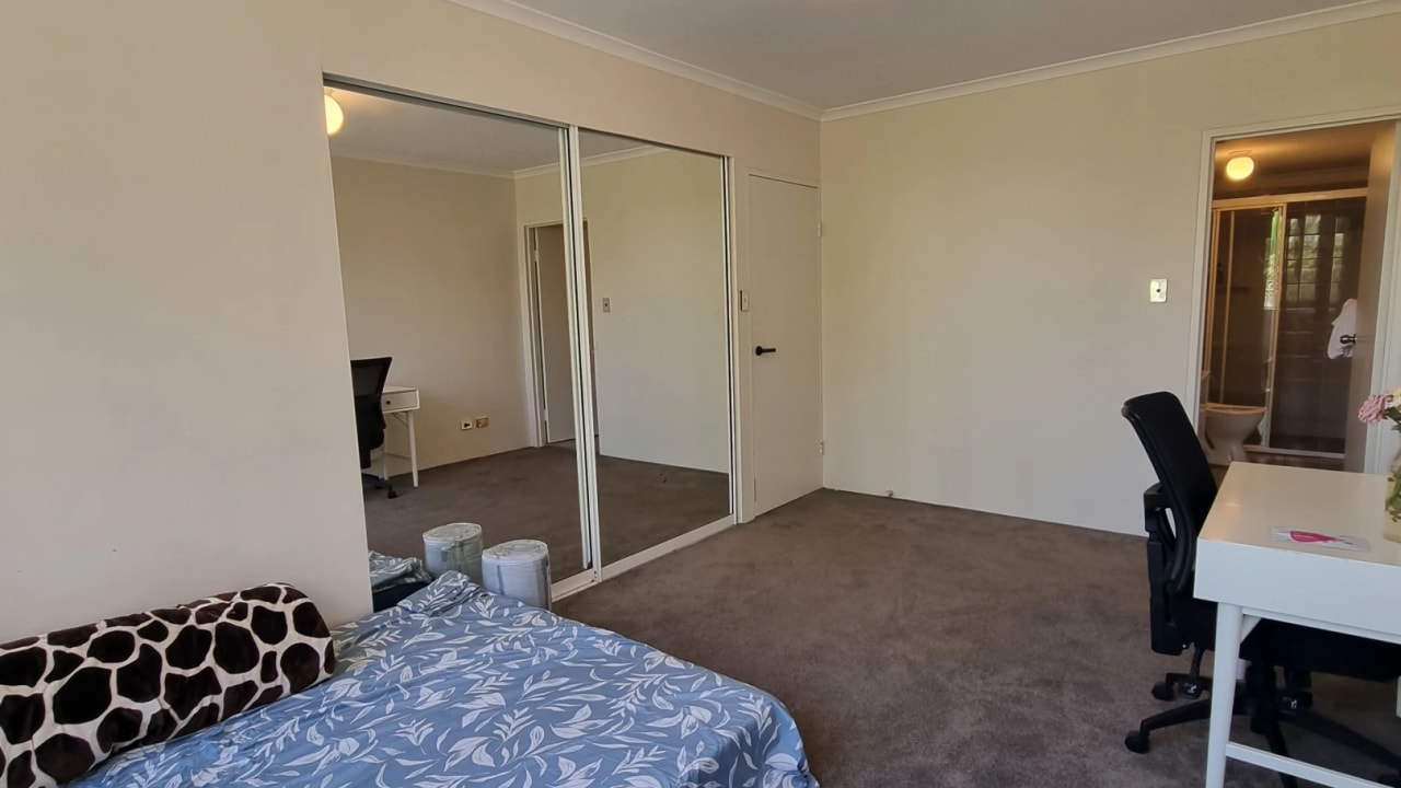 Furnished room with ensuite in a flatshare