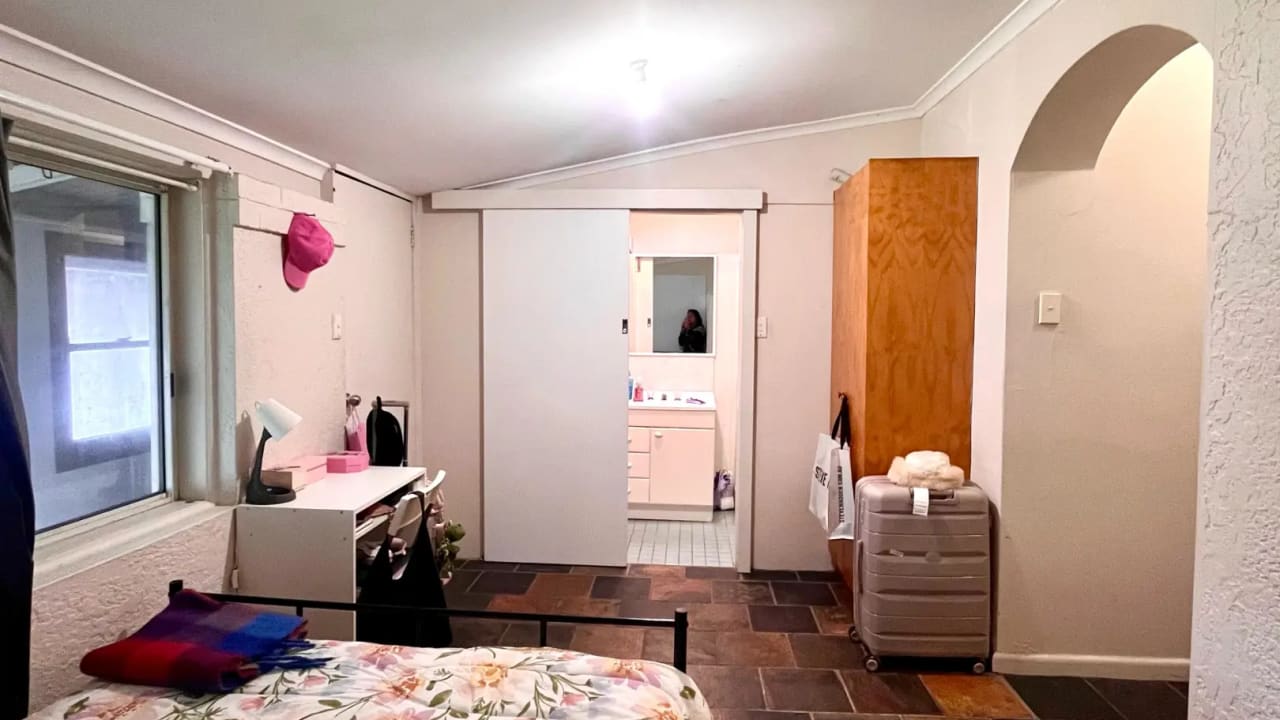 Furnished room with own bathroom