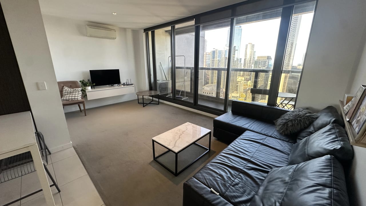Furnished room in a flatshare