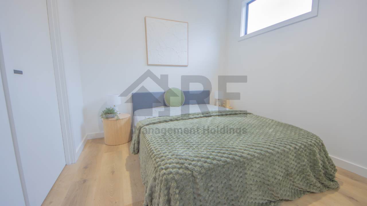 Furnished room with ensuite in a share house