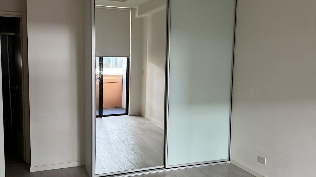 Unfurnished room with ensuite in a flatshare