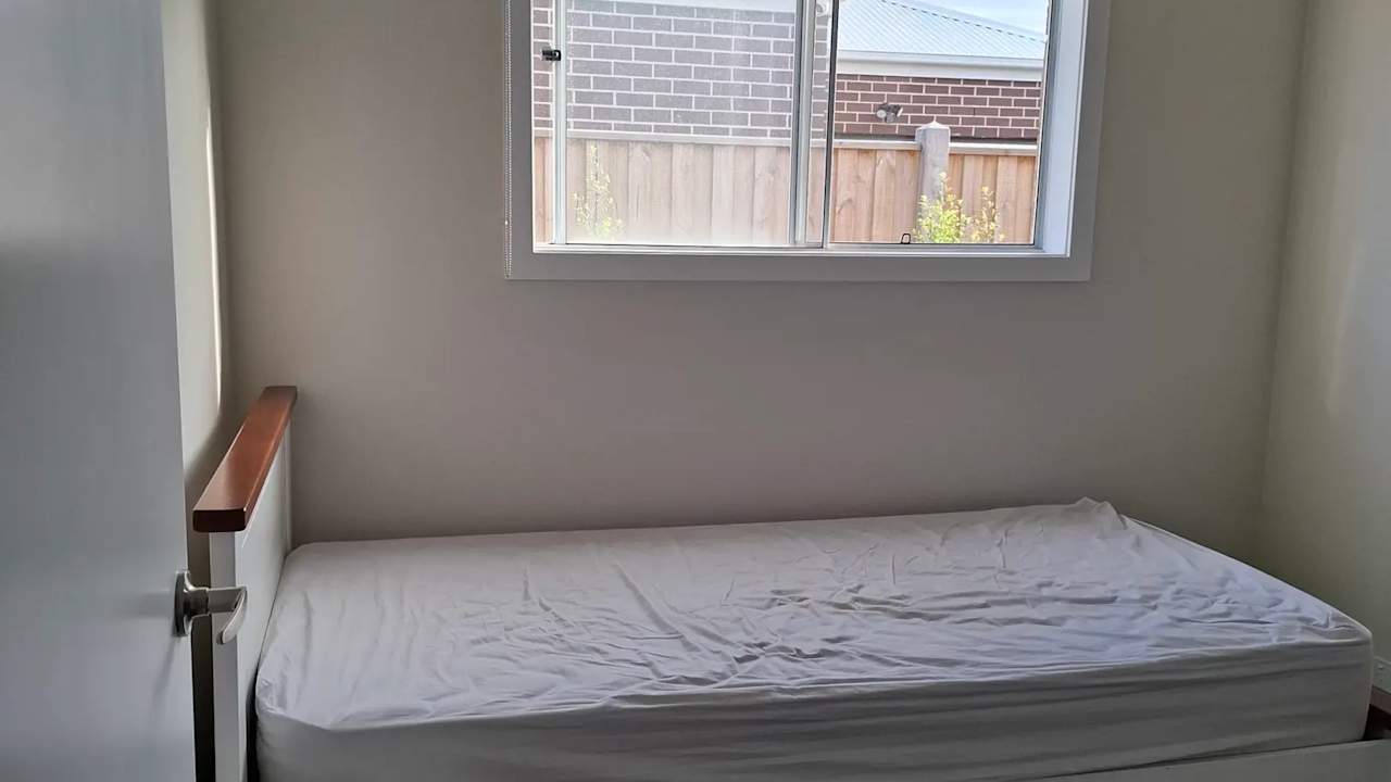 Room in a share house