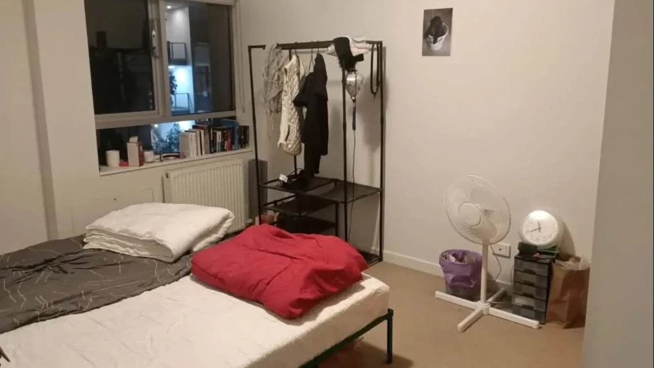 Unfurnished room with ensuite in a flatshare