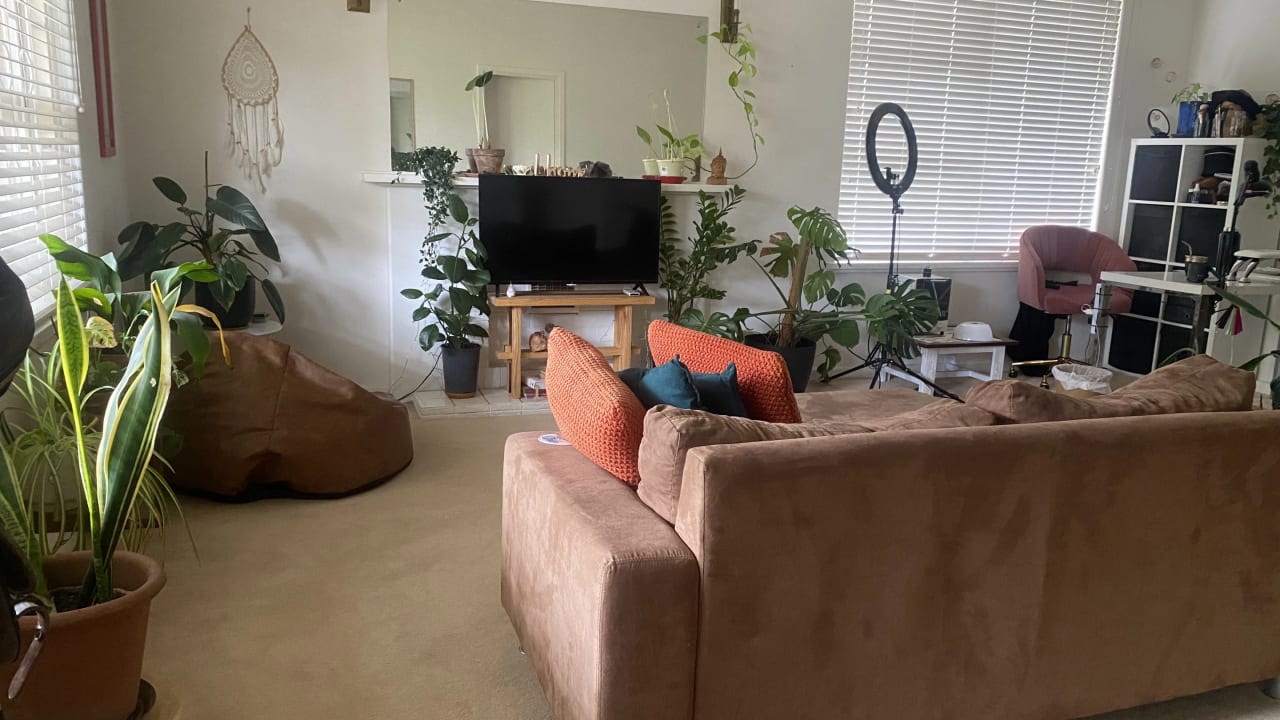 Furnished room in a flatshare