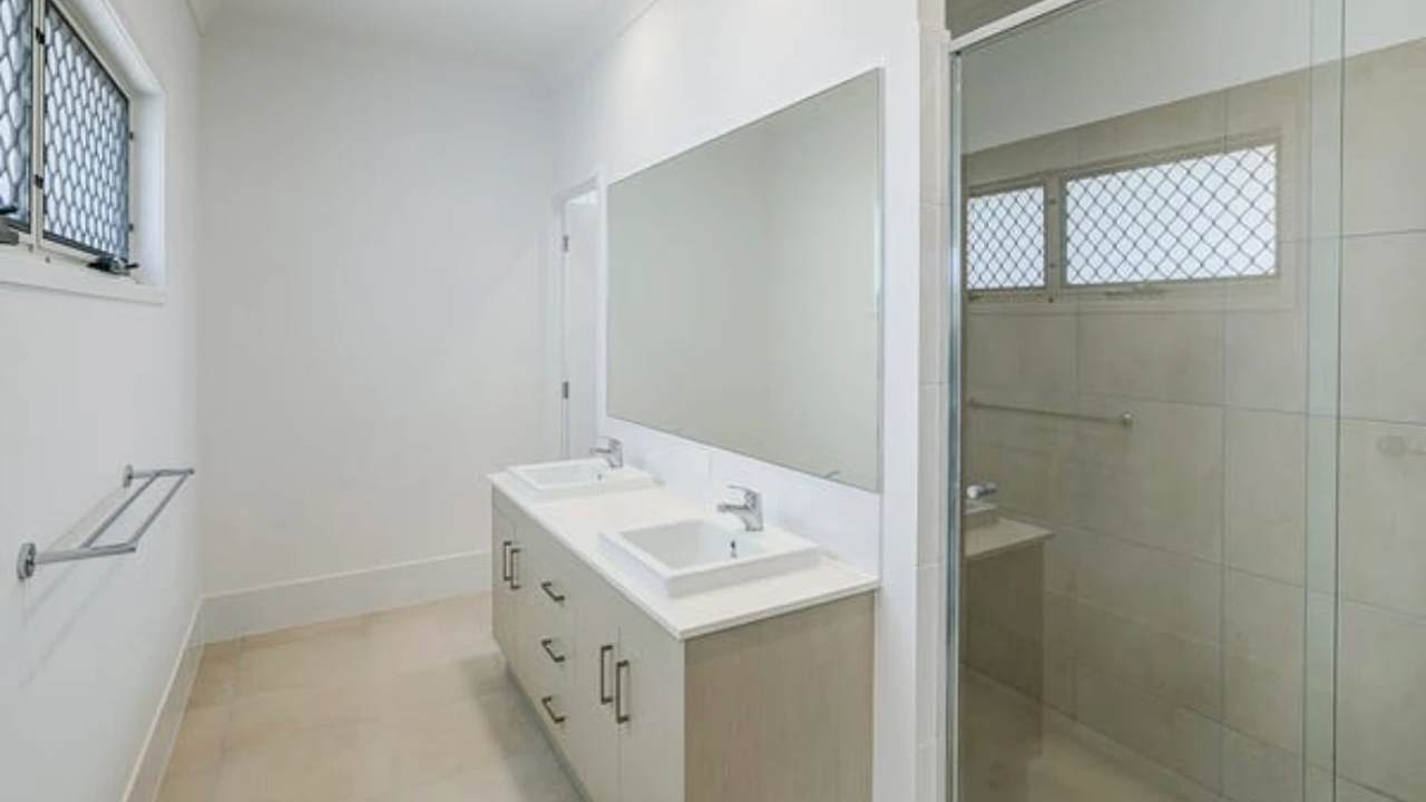 Unfurnished room with own bathroom