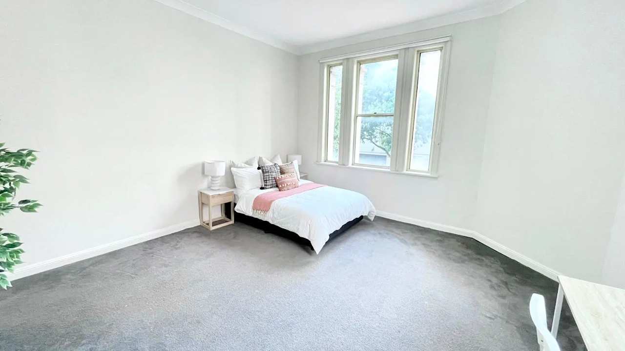 Room in a share house