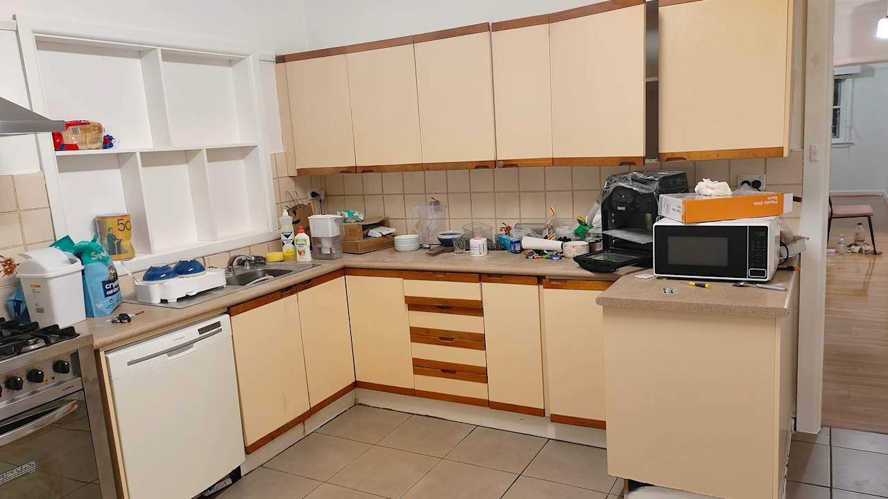 Furnished room in a share house