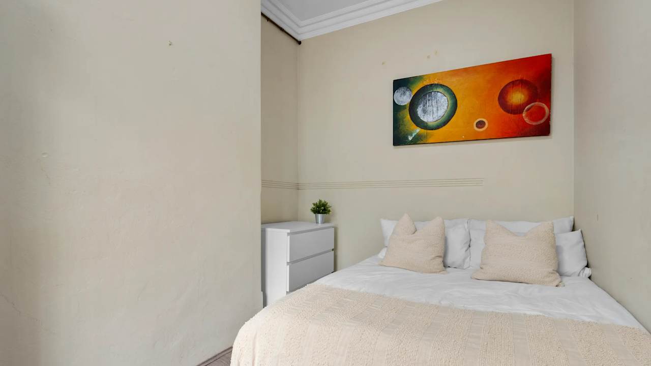 Furnished room in a share house