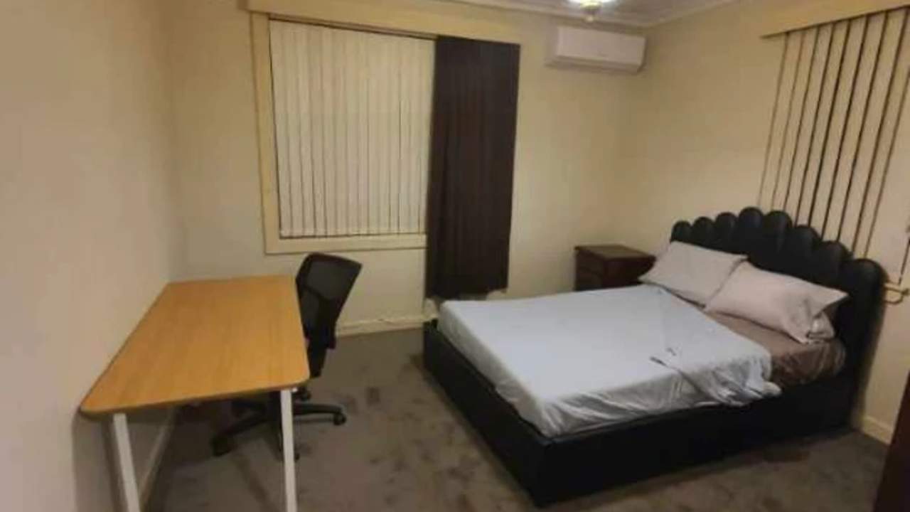 Room in a share house